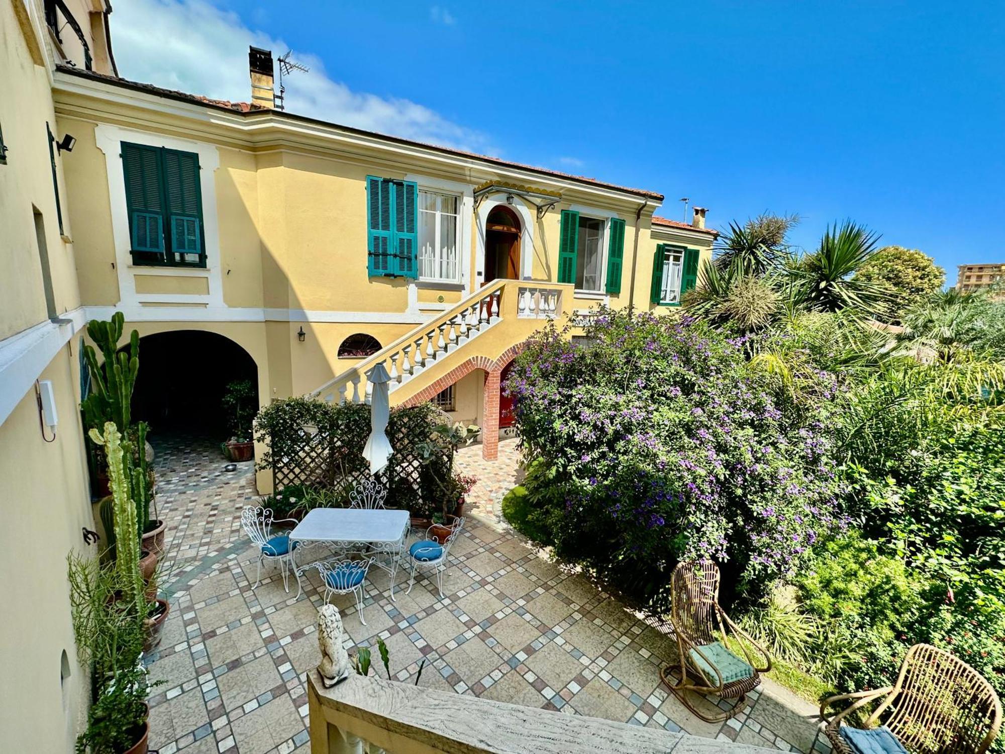 Villa Angelina - Casa Glicine Vallecrosia Exterior photo